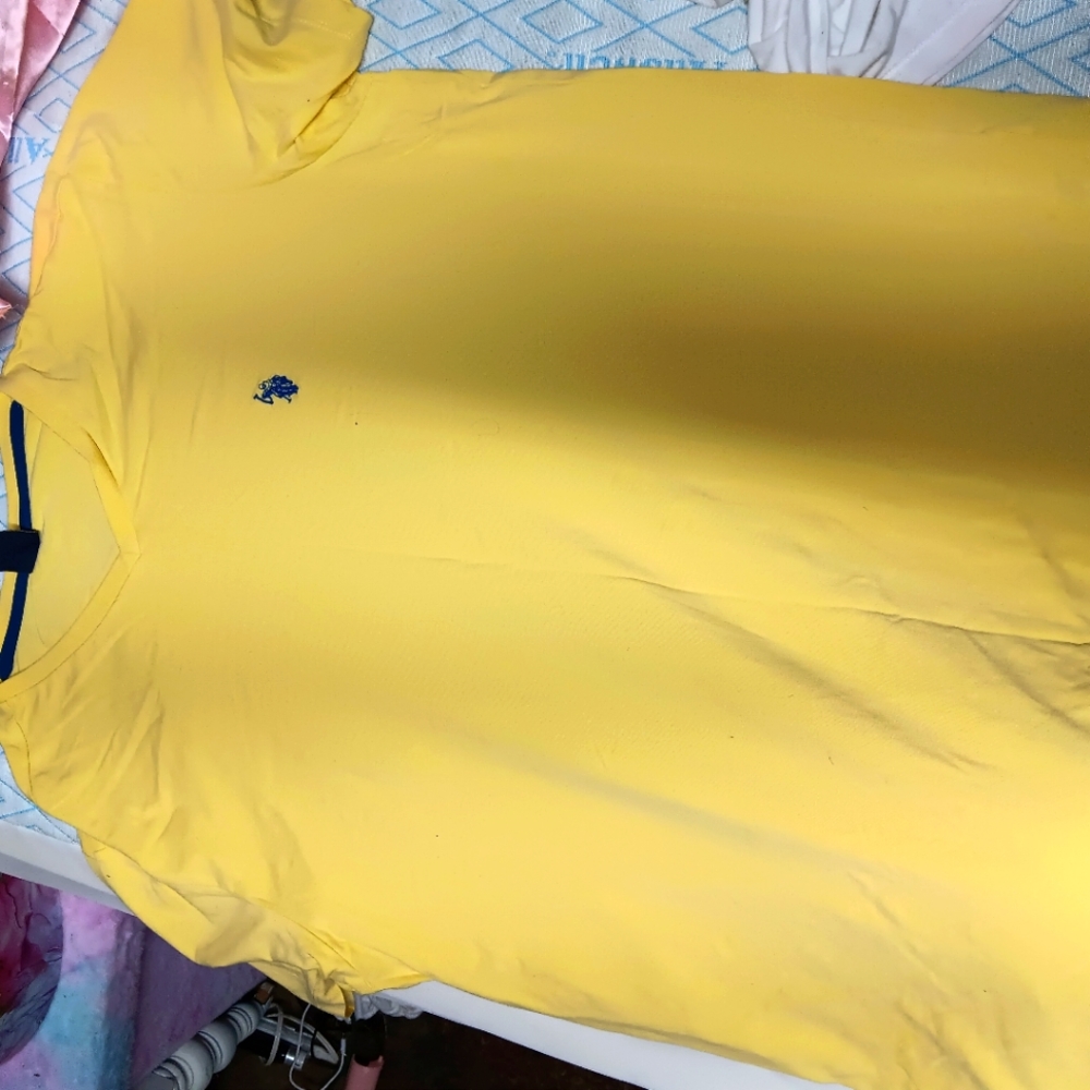4 like new only wore once Men's polo shirts